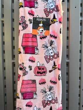 Peanuts Snoopy Pink Halloween Blanket 60x70